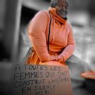 femmeassiseorangelight2.jpg